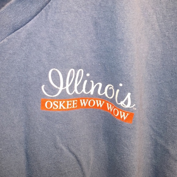 University of Illinois v neck Oskee wow wow tribal 100% cotton t shirt M - Picture 2 of 8